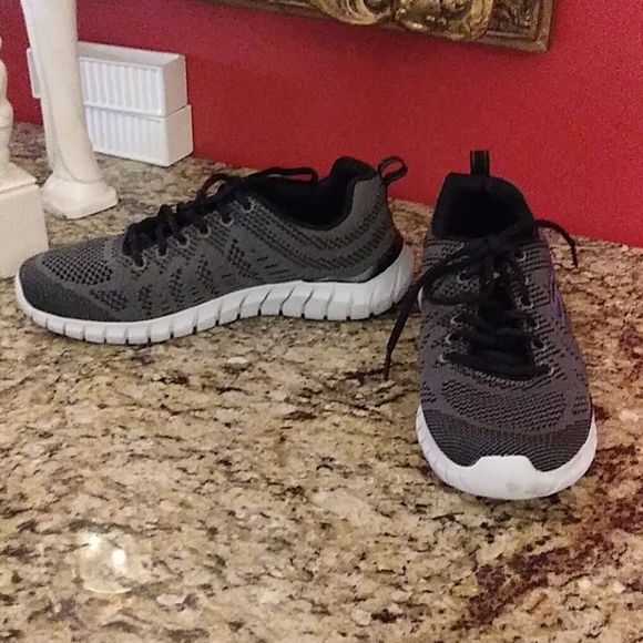 0526 Sketchers Cooled Memory Foam Sneakers* - Picture 3 of 8